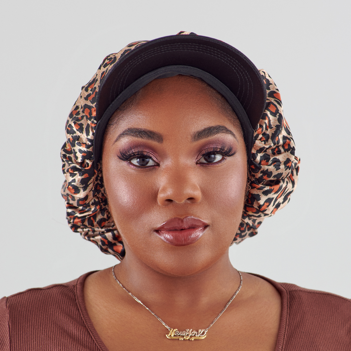 KISS Colors & Care Silky Satin Visor Bonnet Cap – XL Leopard