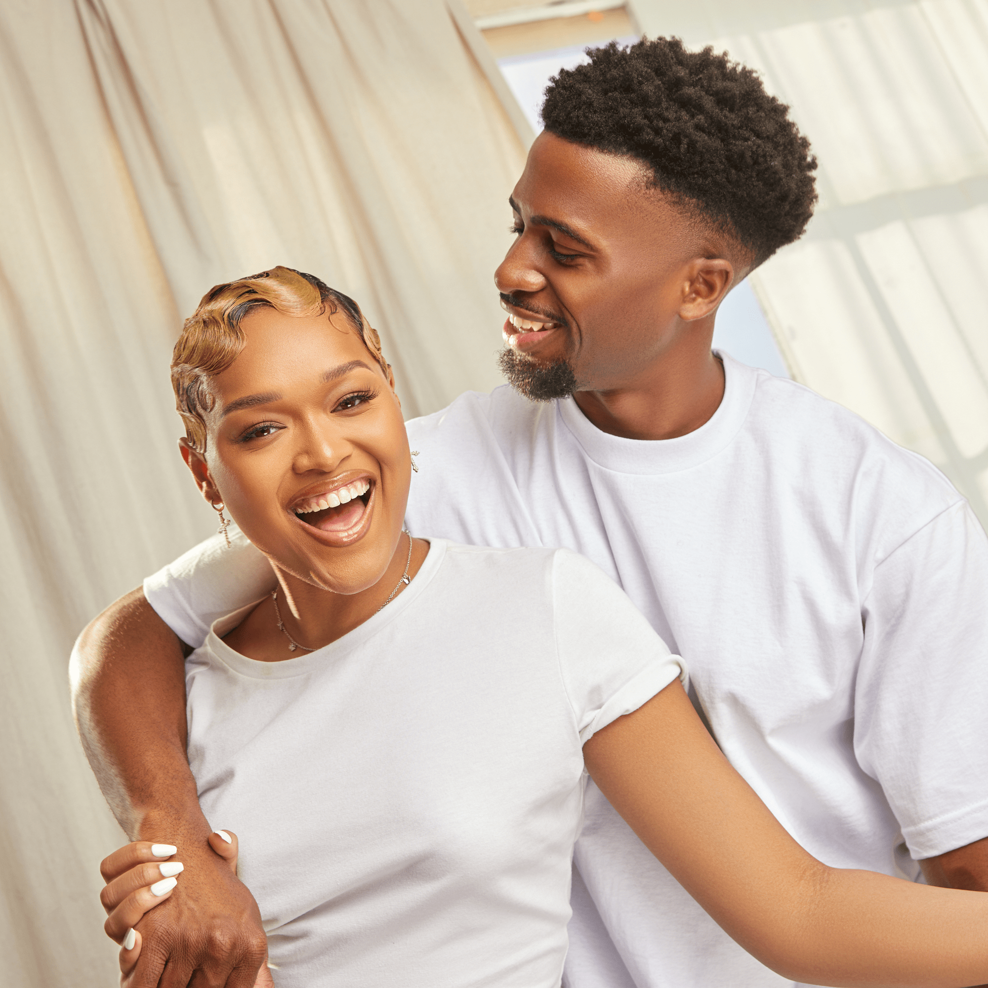 KISS Colors & Care Carbon Fiber Axe Pin Tail Parting Comb