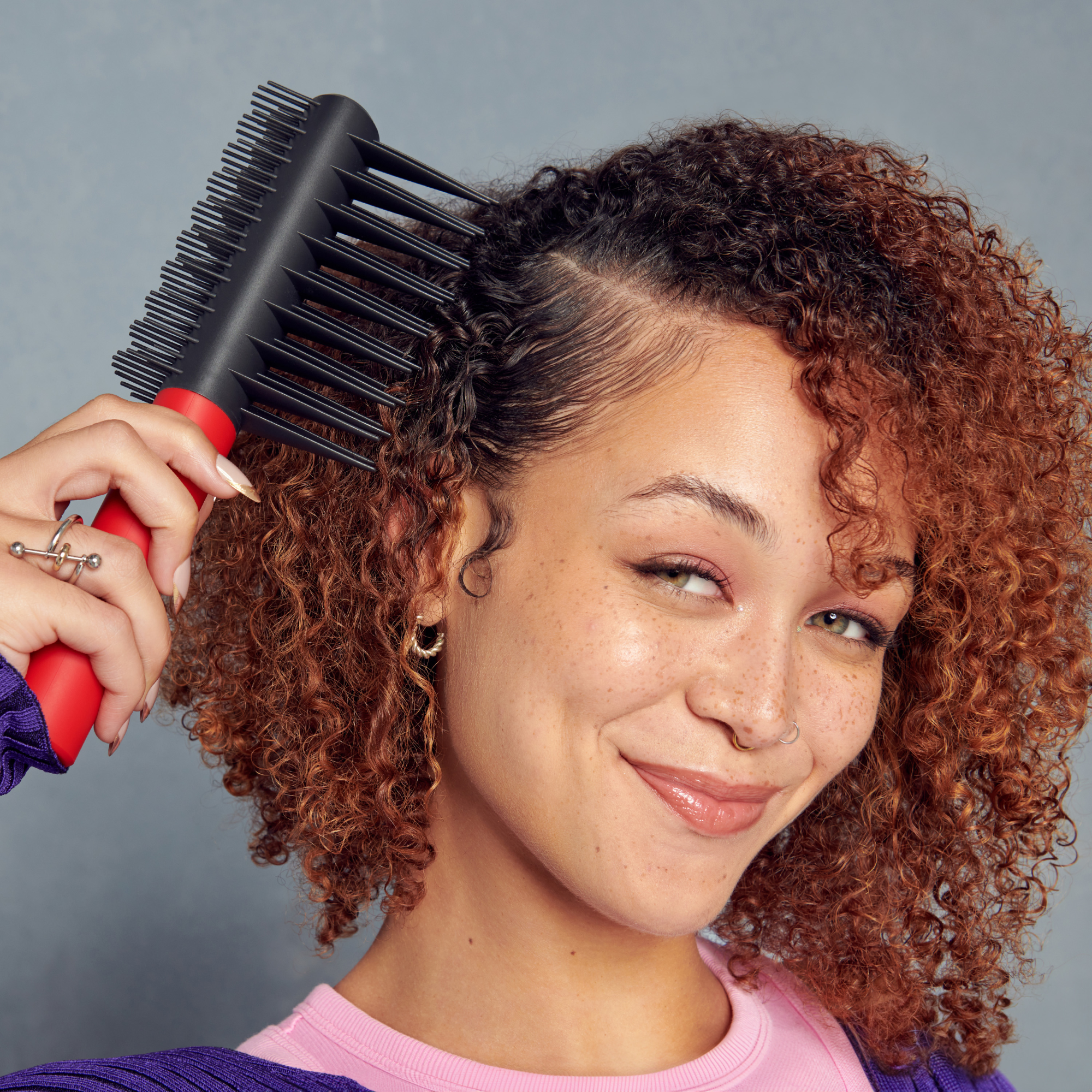 KISS Colors & Care Detangle Boss Glide & Define 2-in-1 Brush