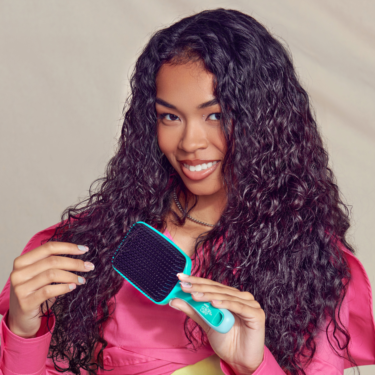 Kiss Colors &amp; Care Two-Tiered Wide-Paddle Wet/Dry Detangling Brush